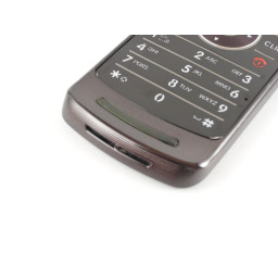 Motorola RAZR2 v9m Замена откидной бамперной накладки